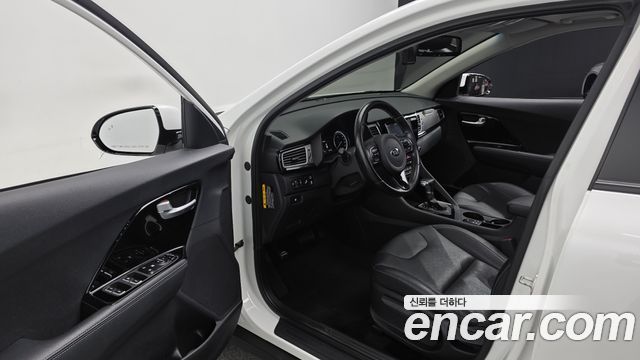 Kia Niro 2018 — photo 13