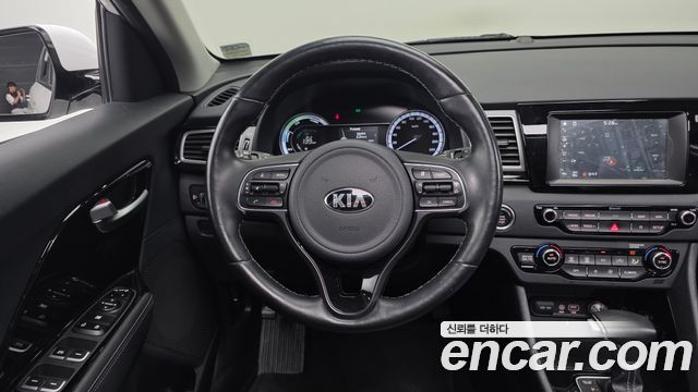 Kia Niro 2018 — photo 19