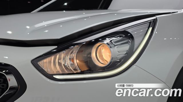 Kia Niro 2018 — photo 8