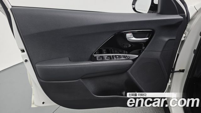 Kia Niro 2018 — photo 14