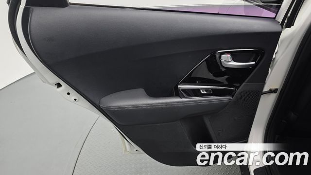 Kia Niro 2018 — photo 15