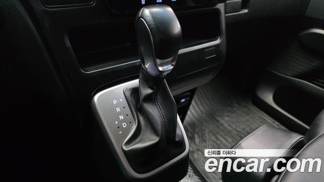 Hyundai Staria 2022 — photo 12
