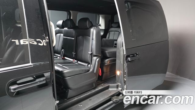 Hyundai Staria 2022 — photo 16