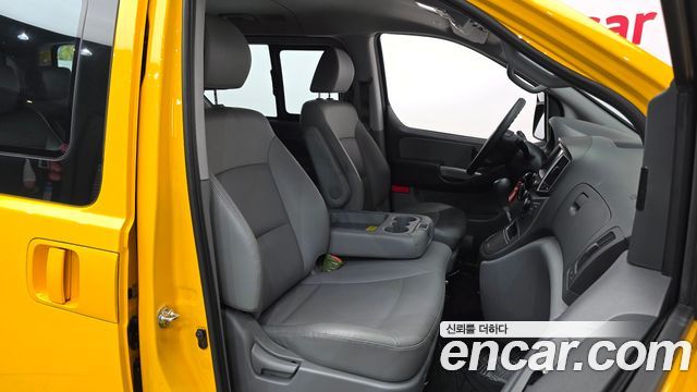 Hyundai Starex 2021 — photo 11