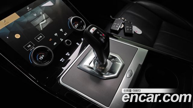 Land Rover Range Rover Evoque 2021 — photo 12