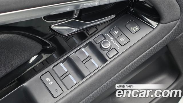 Land Rover Range Rover Evoque 2021 — photo 18