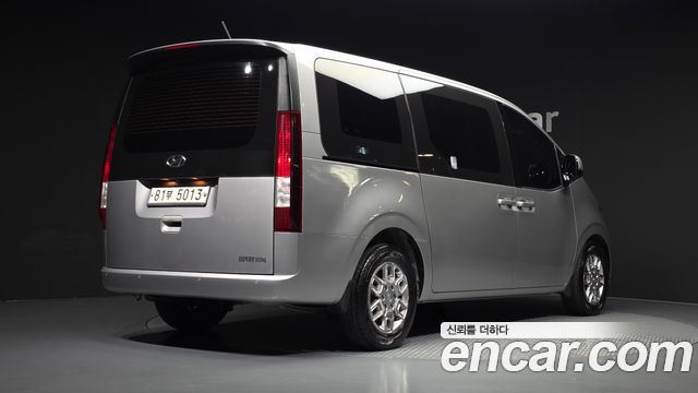 Hyundai Staria 2022 — photo 2