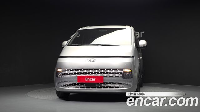 Hyundai Staria 2022 — photo 3