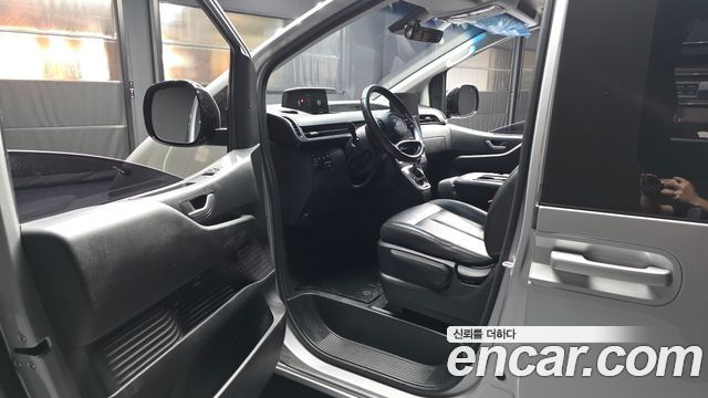 Hyundai Staria 2022 — photo 10