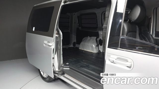 Hyundai Staria 2022 — photo 12