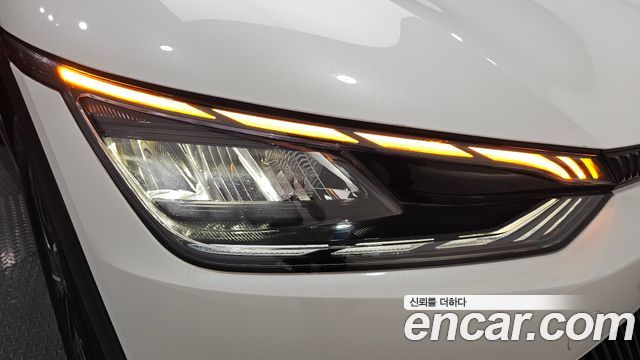 Kia EV6 2023 — photo 8