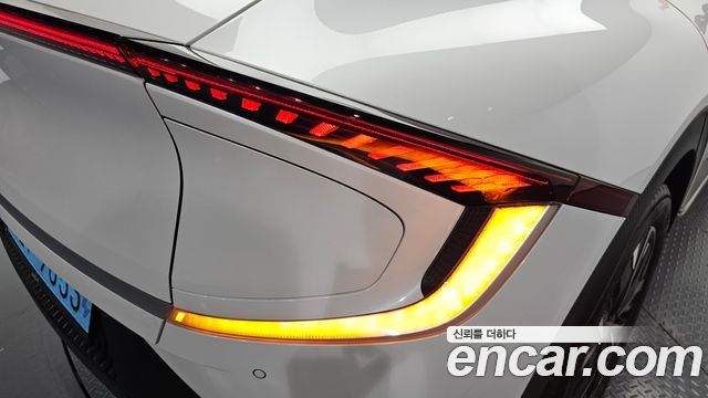 Kia EV6 2023 — photo 9