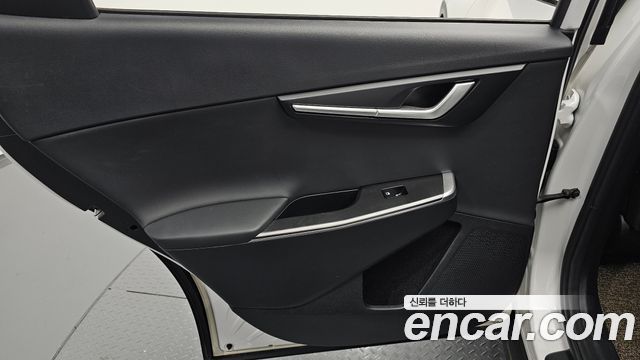 Kia EV6 2023 — photo 15