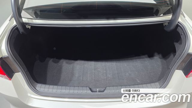 Kia K5 2018 — photo 26