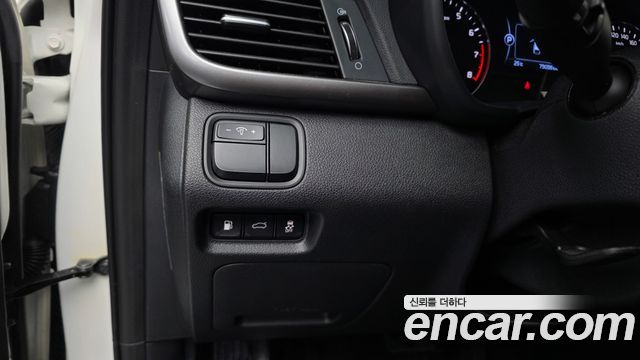 Kia K5 2018 — photo 27