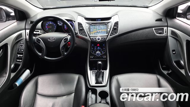 Hyundai AVANTE 2015 — photo 10