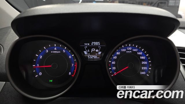 Hyundai AVANTE 2015 — photo 11