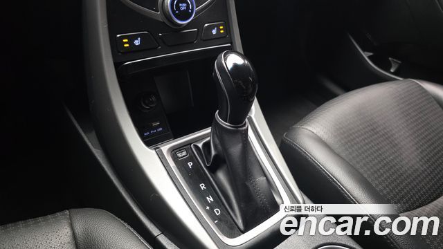 Hyundai AVANTE 2015 — photo 12
