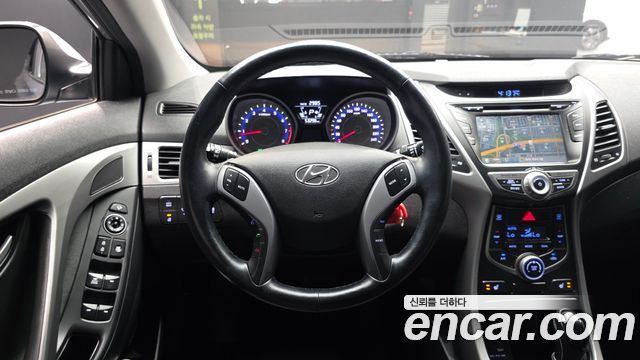 Hyundai AVANTE 2015 — photo 19