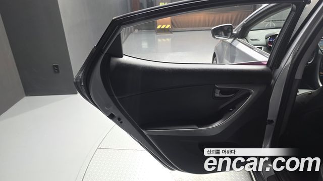 Hyundai AVANTE 2015 — photo 15