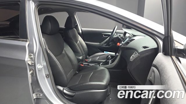 Hyundai AVANTE 2015 — photo 16