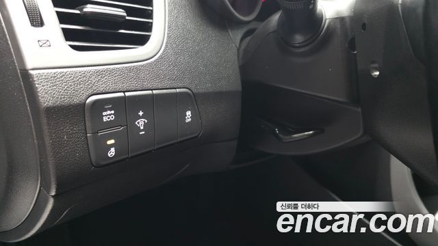 Hyundai AVANTE 2015 — photo 27