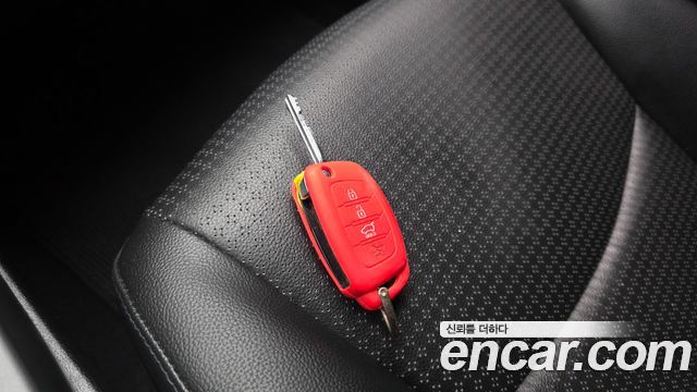 Hyundai AVANTE 2015 — photo 29