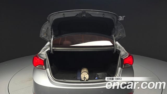 Hyundai AVANTE 2015 — photo 30