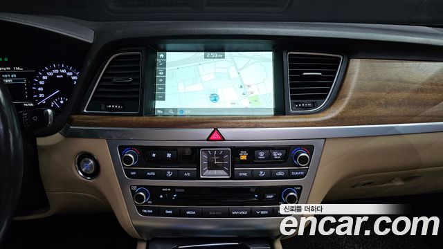 Genesis G80 2017 — photo 13