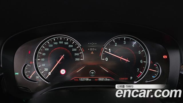BMW 5-Series 2018 — photo 8