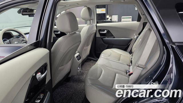 Kia Niro 2019 — photo 16