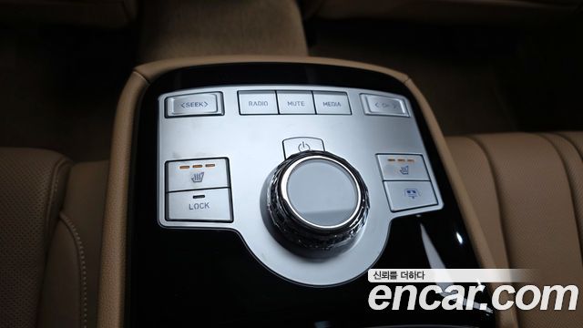 Genesis G70 2020 — photo 16