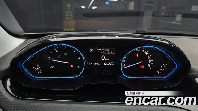 Peugeot 2008 2015 — photo 8