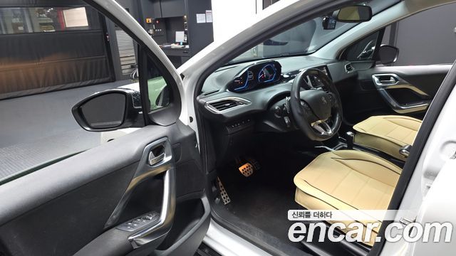 Peugeot 2008 2015 — photo 10