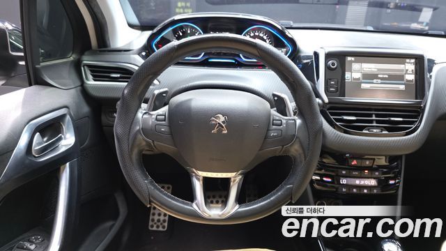 Peugeot 2008 2015 — photo 13