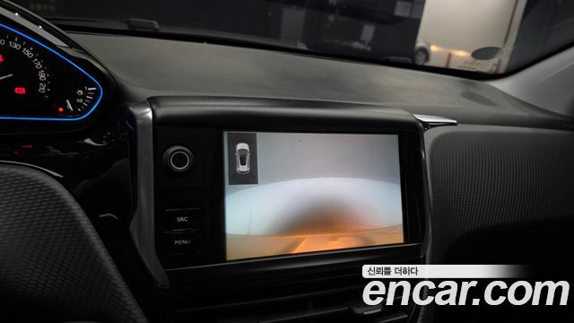 Peugeot 2008 2015 — photo 15