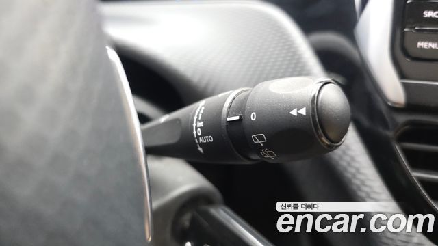 Peugeot 2008 2015 — photo 18