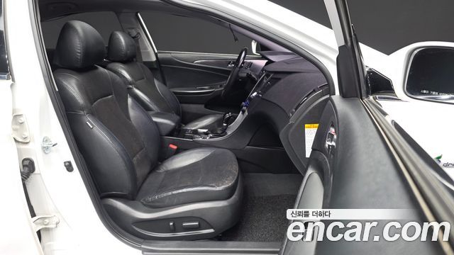 Hyundai Sonata 2012 — photo 17