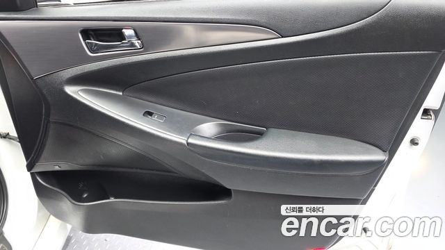 Hyundai Sonata 2012 — photo 14