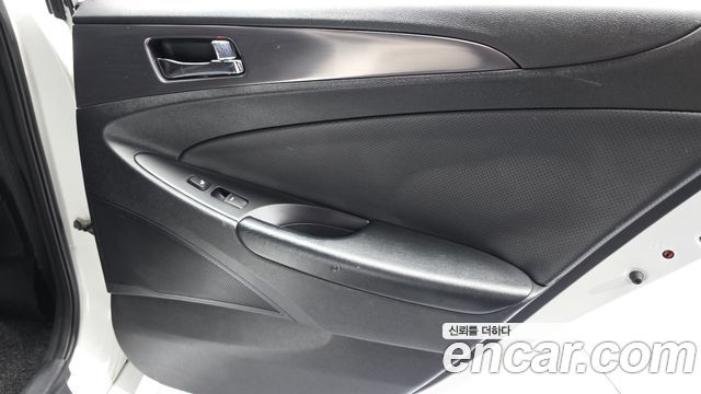Hyundai Sonata 2012 — photo 15