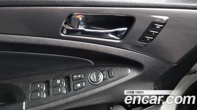 Hyundai Sonata 2012 — photo 28