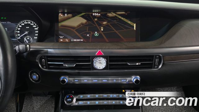 Genesis G90 2019 — photo 18
