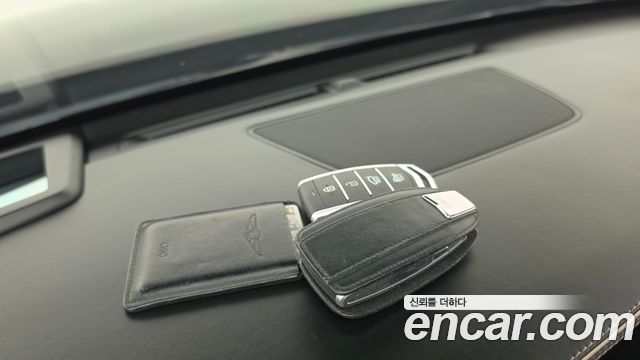 Genesis G90 2019 — photo 21