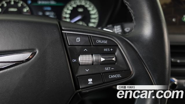 Genesis G90 2019 — photo 22