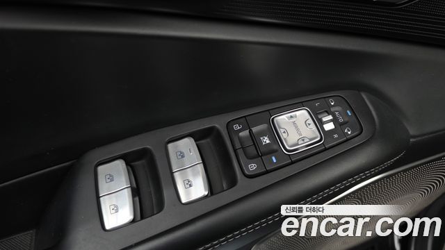Genesis G90 2019 — photo 27