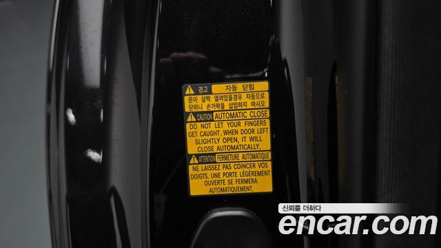 Genesis G90 2019 — photo 36