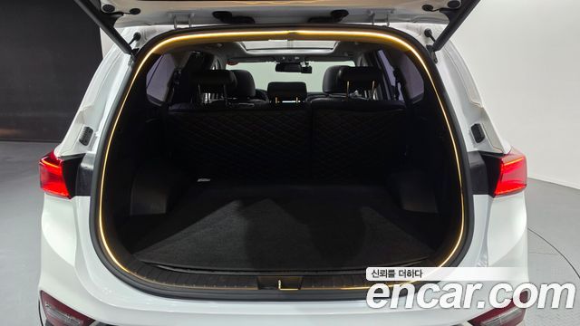 Hyundai Santafe 2019 — photo 23