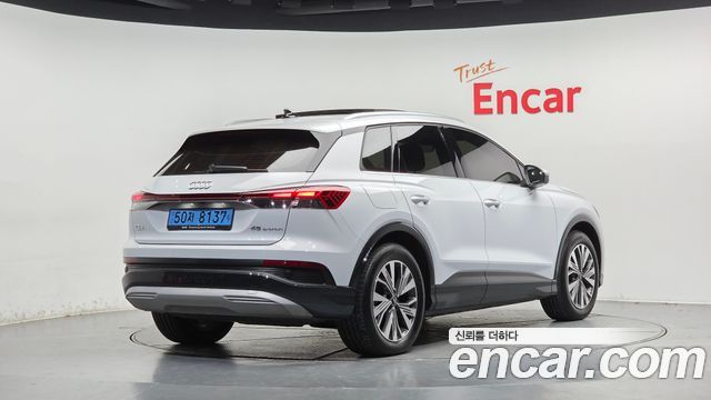 Audi Q4 e-tron 2025 — photo 2