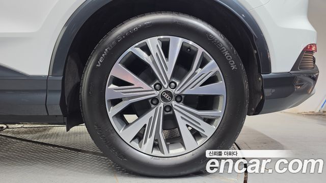 Audi Q4 e-tron 2025 — photo 7