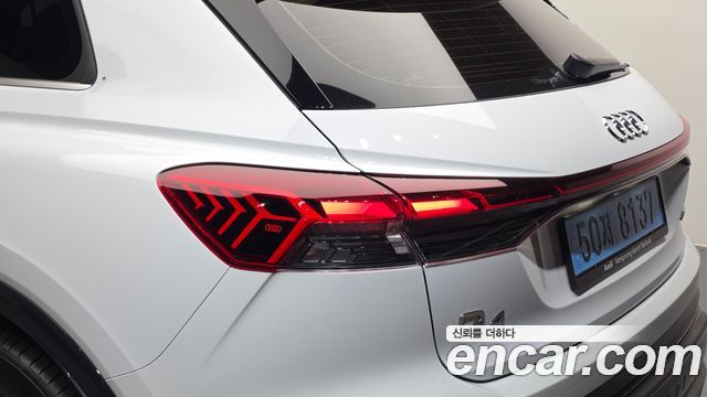 Audi Q4 e-tron 2025 — photo 9